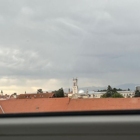 Azzurro Apartment Sibiu Bagian luar foto