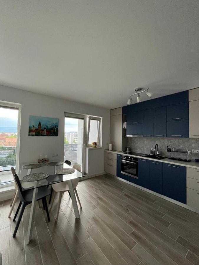 Azzurro Apartment Sibiu Bagian luar foto