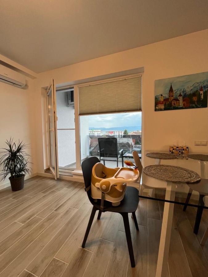 Azzurro Apartment Sibiu Bagian luar foto