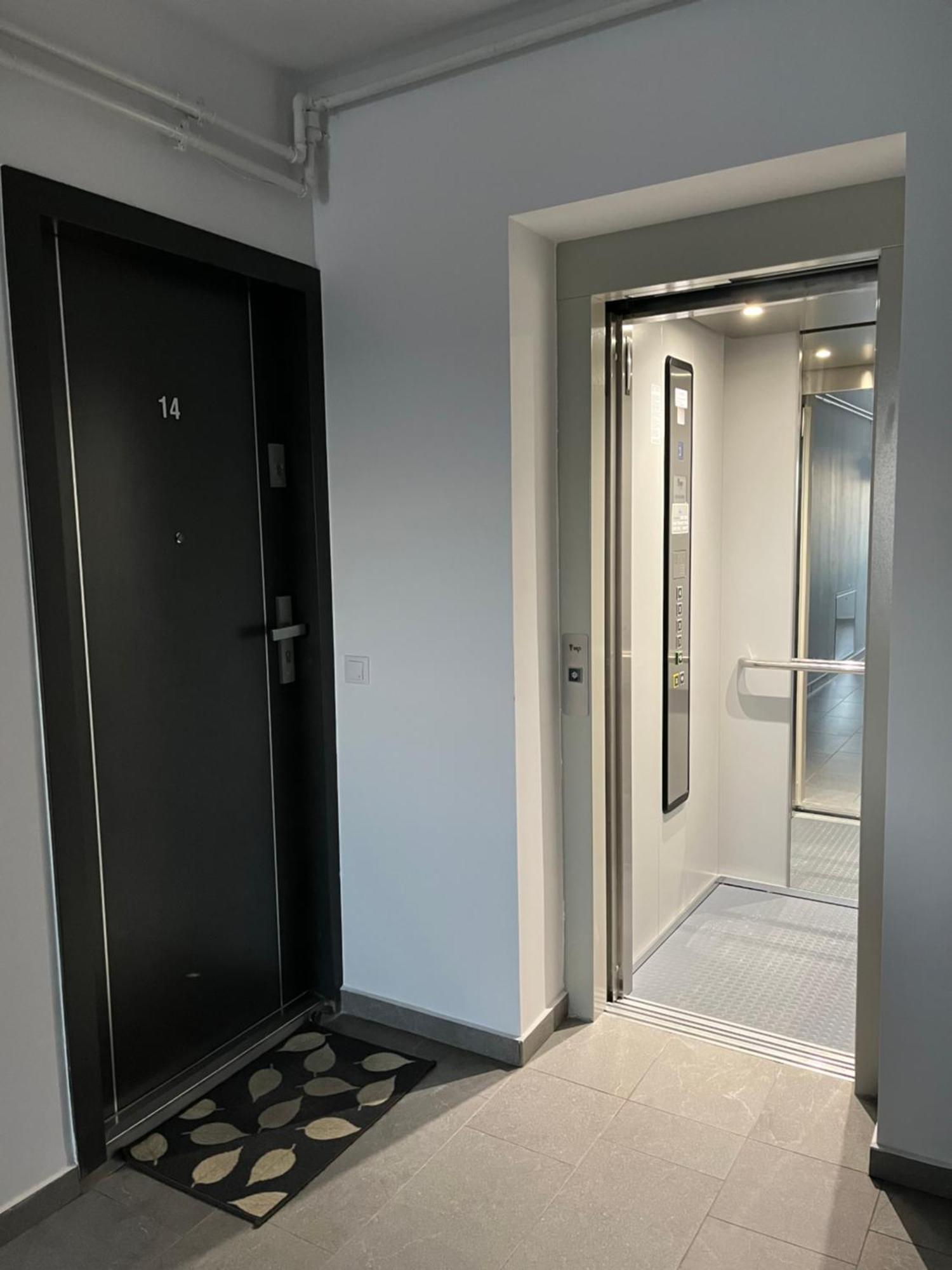 Azzurro Apartment Sibiu Bagian luar foto