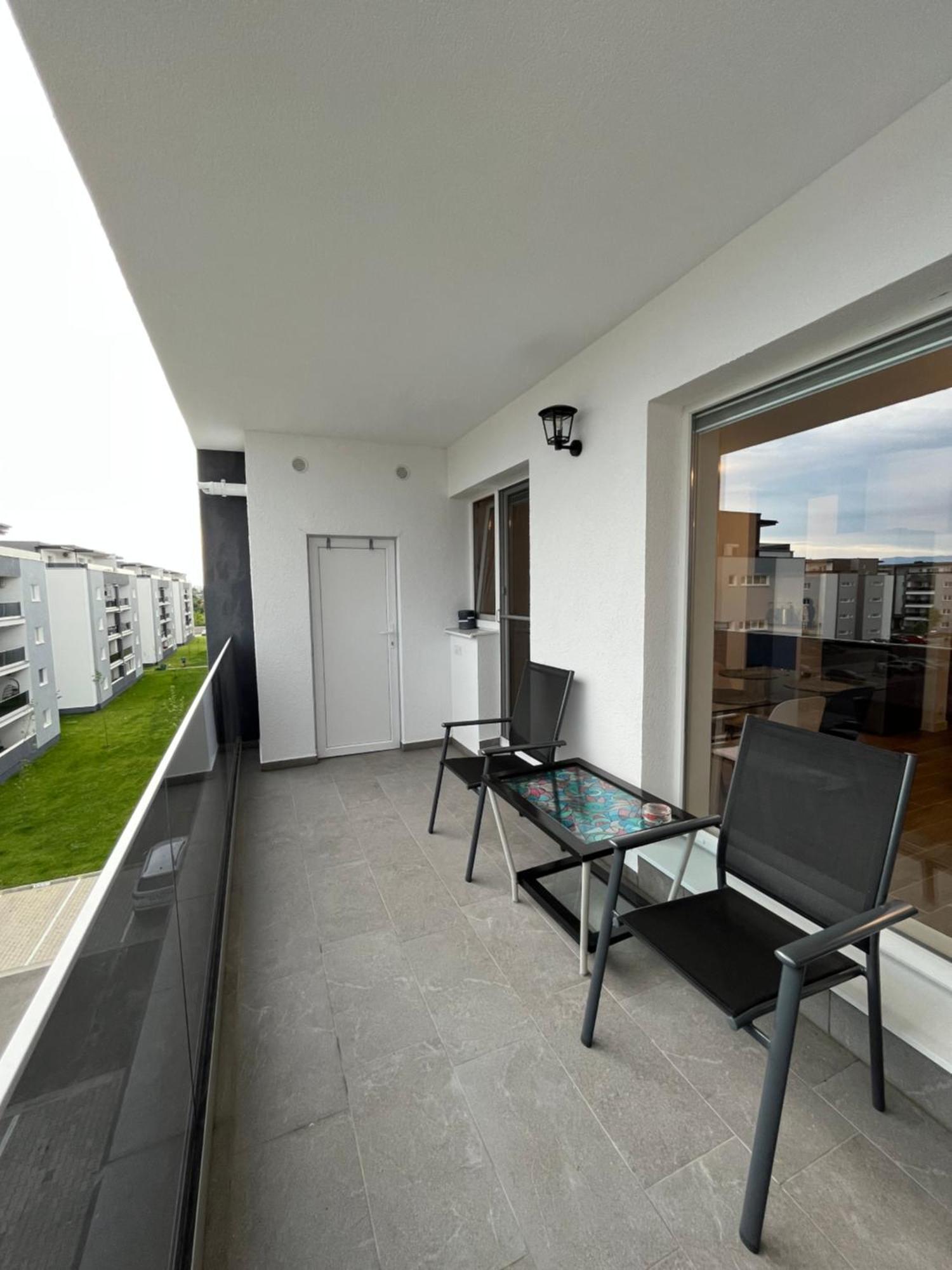 Azzurro Apartment Sibiu Bagian luar foto